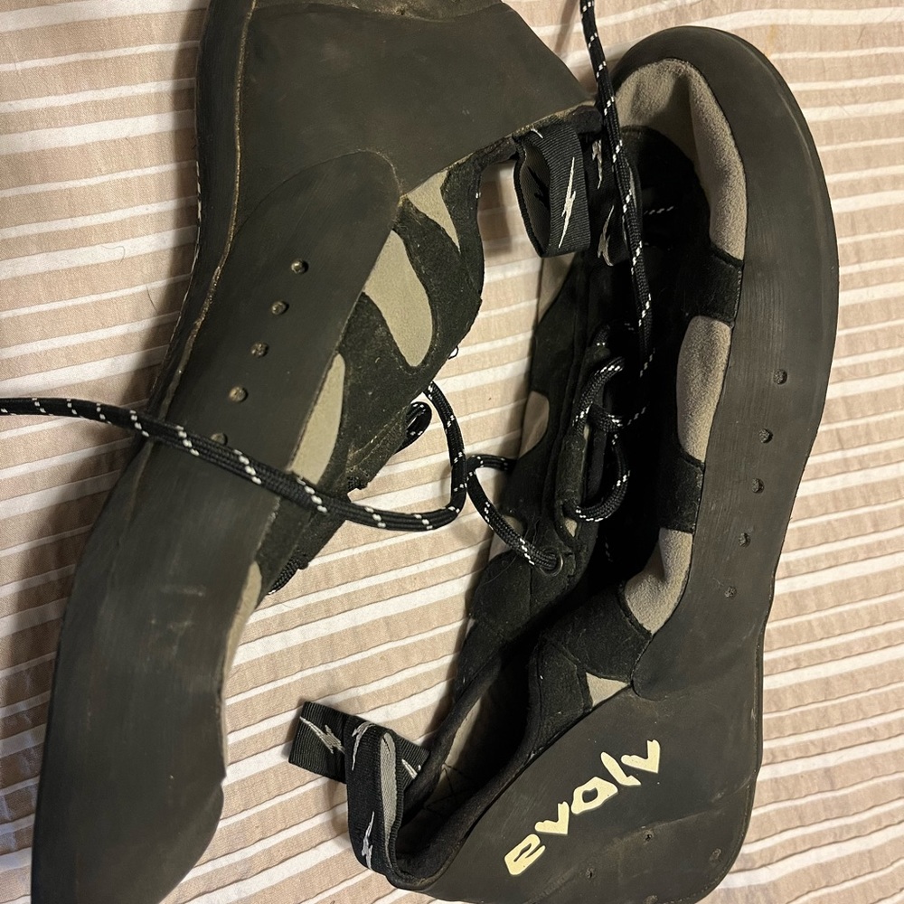 Evolv Trax XT-5 Climbing Shoes, USA. 13